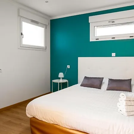 1 Bedroomed House Garden Near Disneyland Paris Апартаменты *