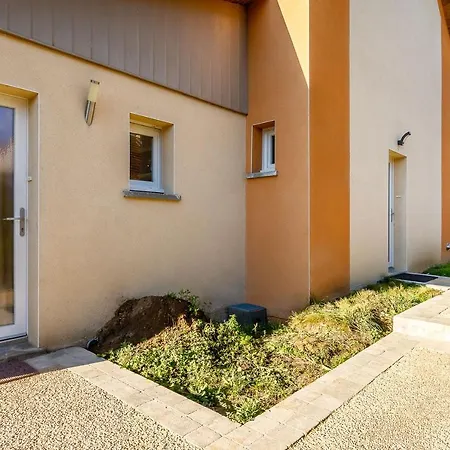 1 Bedroomed House Garden Near Disneyland Paris Апартаменты